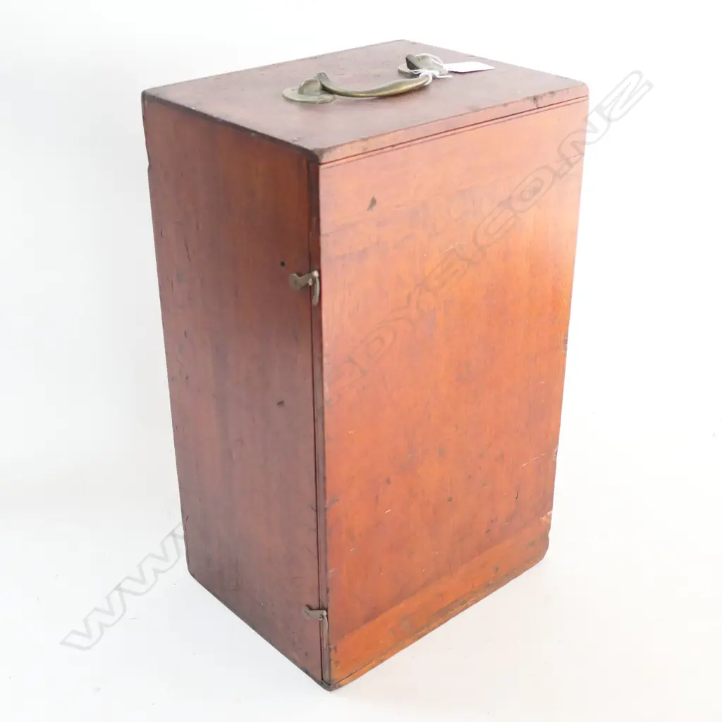 OLD MICROSCOPE IN ASSOCIATED MAHOG BOX Image 1++